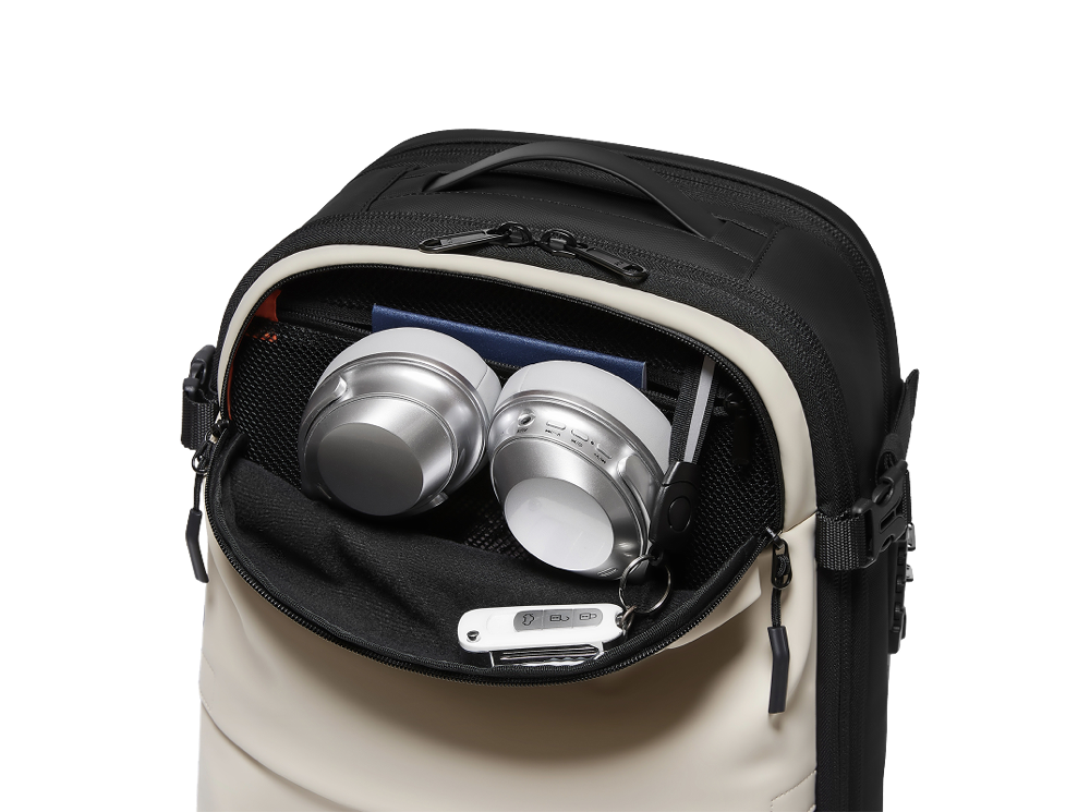 Aero - 60L Vortex Vacuum-Seal Travel Backpack